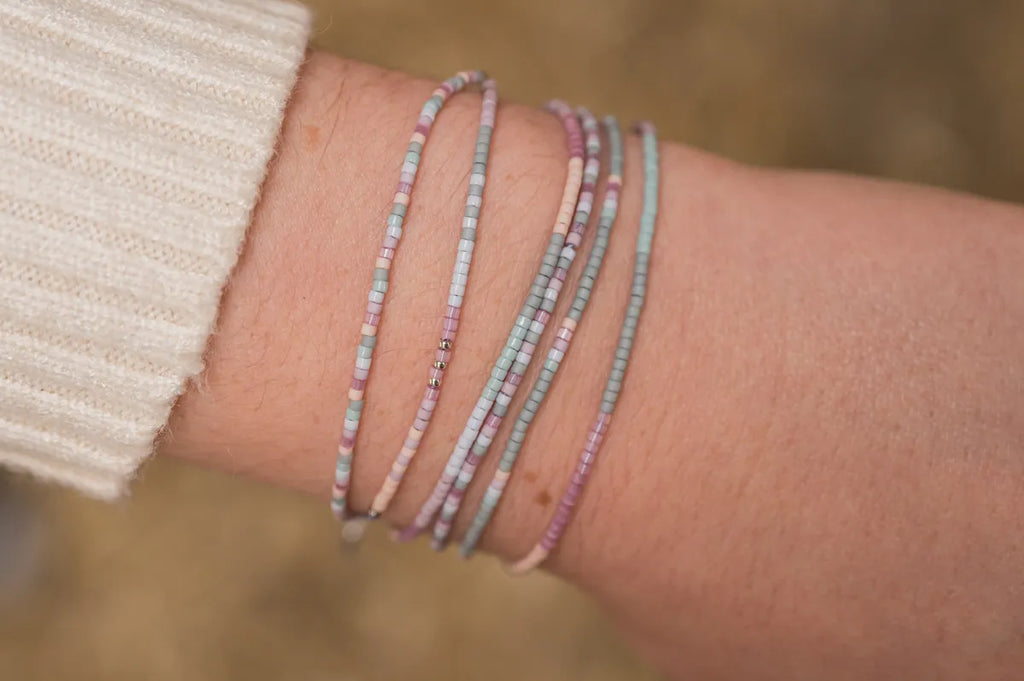 Kleurenset: Lila touwtje - 8 kralenkleurtjes (6 wensbandjes)