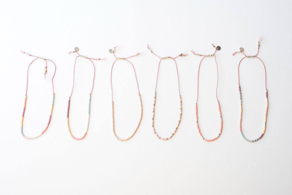 Kleurenset: Roze touwtje - 8 kralenkleurtjes (6 wensbandjes)